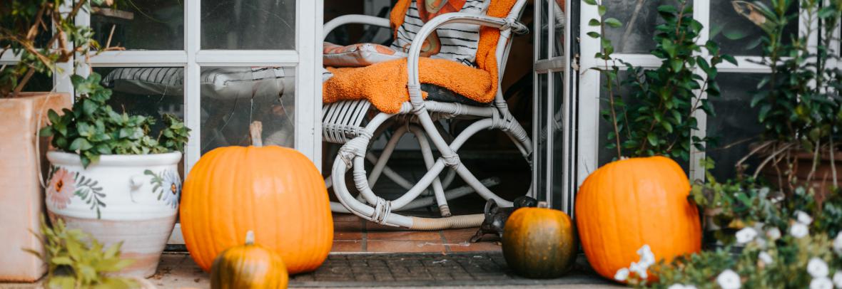 fall and halloween decoration front porch during october